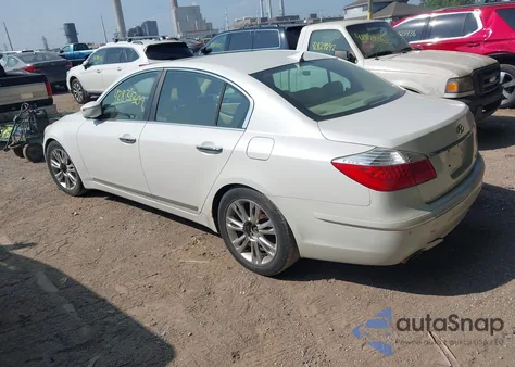 2011 Hyundai Genesis 4.6 z USA, uszkodzony, nr VIN KMHGC4DF3BU128252